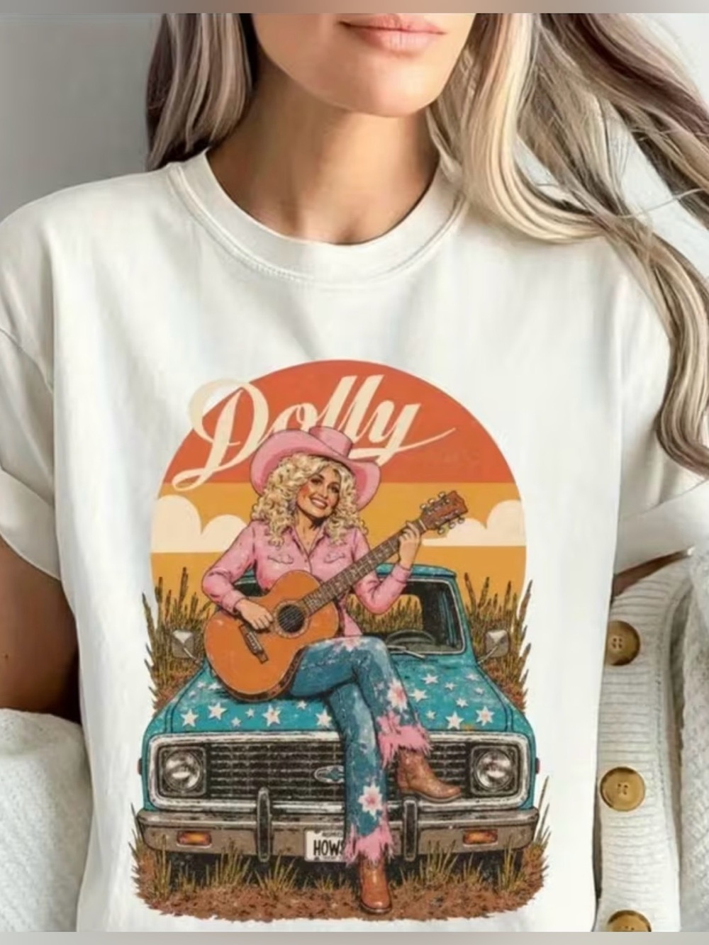 🎤✨ Dolly Graphic Tee - Cream Retro Sunset Design 🌅🍂